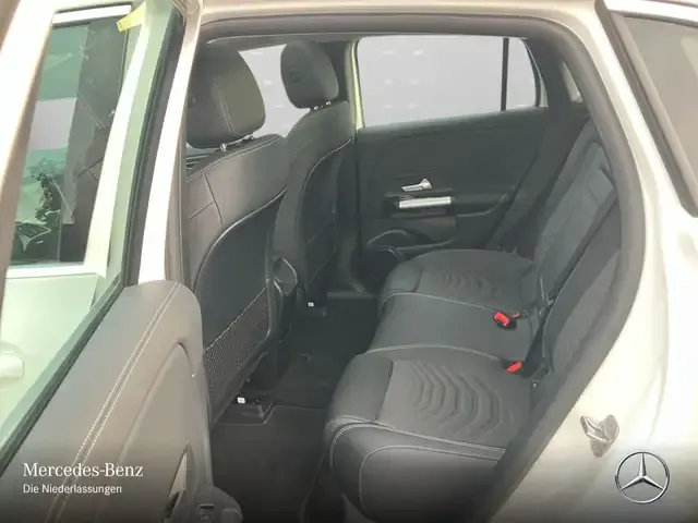 Mercedes-Benz EQA 300