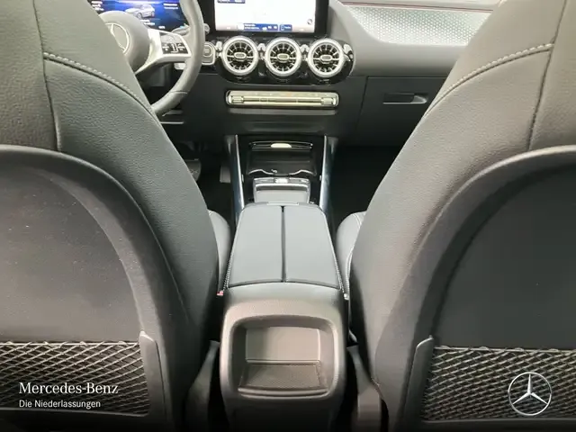 Mercedes-Benz EQA 300