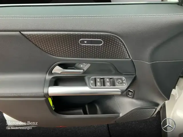 Mercedes-Benz EQA 300