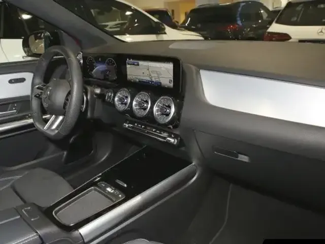 Mercedes-Benz GLA 180