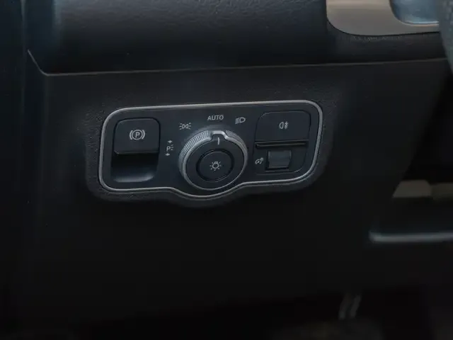 Mercedes-Benz EQB 300