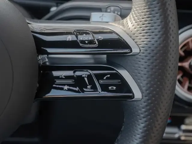 Mercedes-Benz EQB 300