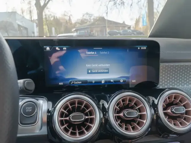 Mercedes-Benz EQB 300