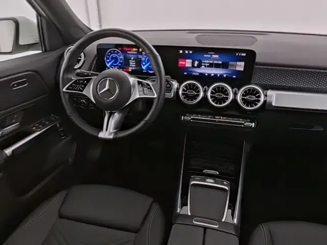 Mercedes-Benz EQB 300