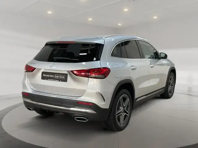 Mercedes-Benz GLA 250