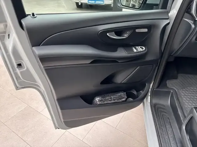 Mercedes-Benz EQV 300