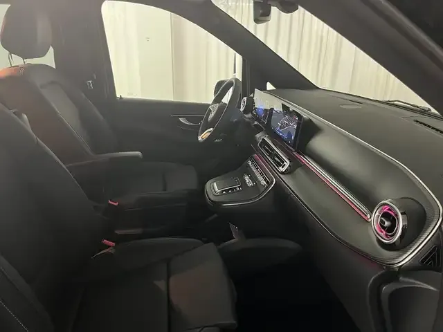 Mercedes-Benz V 220