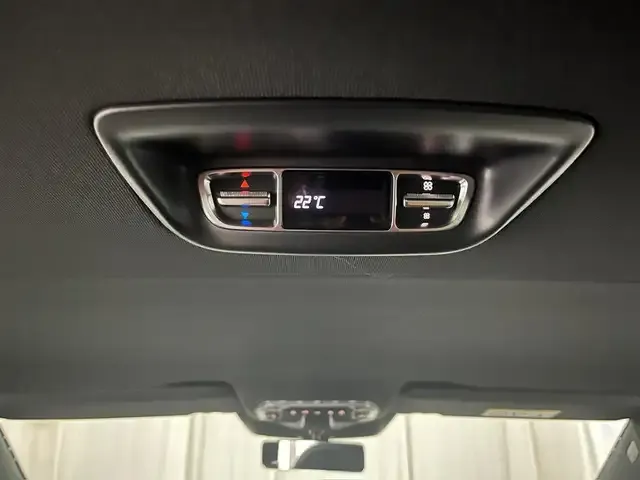 Mercedes-Benz V 220