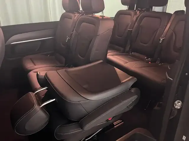 Mercedes-Benz V 220