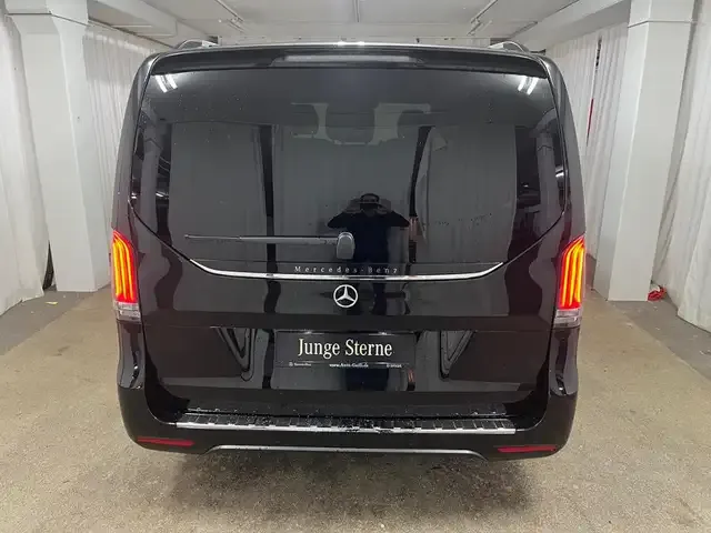 Mercedes-Benz V 220