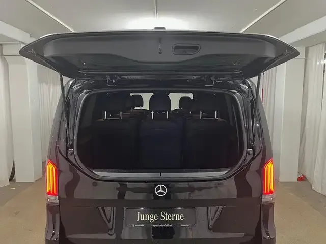 Mercedes-Benz V 220