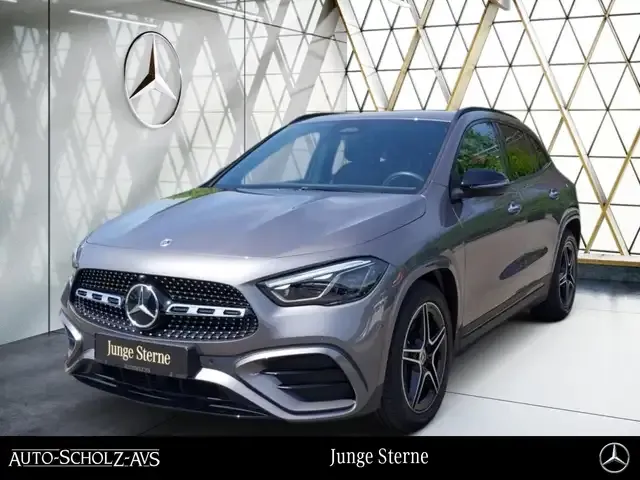 Mercedes-Benz GLA 200