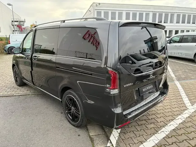 Mercedes-Benz V 250