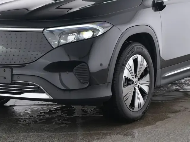 Mercedes-Benz EQB 300