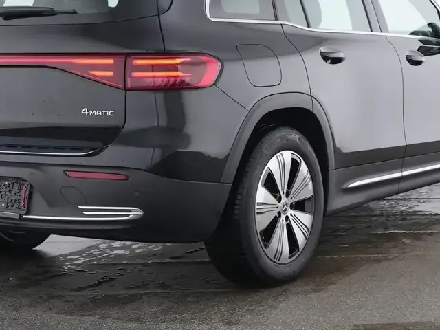 Mercedes-Benz EQB 300