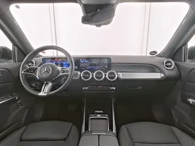 Mercedes-Benz EQB 300