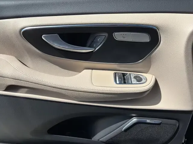Mercedes-Benz V 250