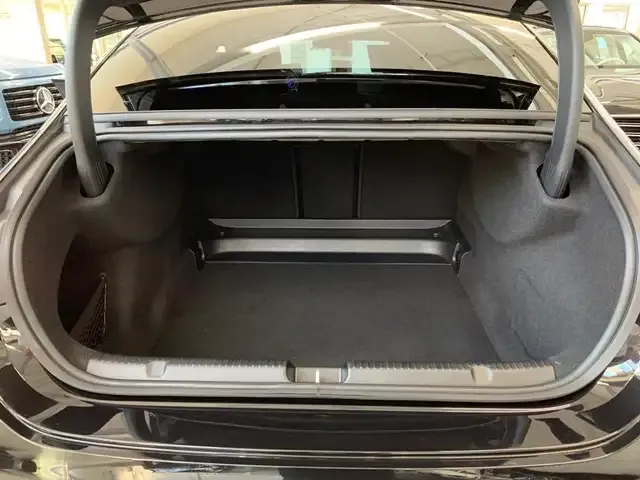 Mercedes-Benz EQE 300
