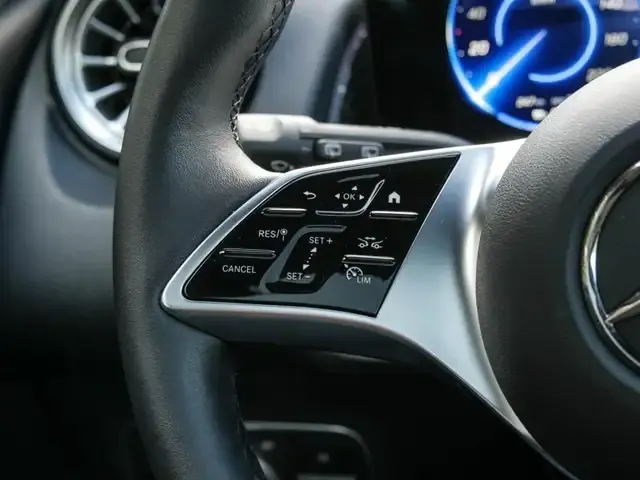 Mercedes-Benz EQB 300
