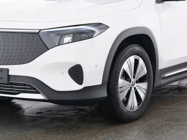 Mercedes-Benz EQB 300