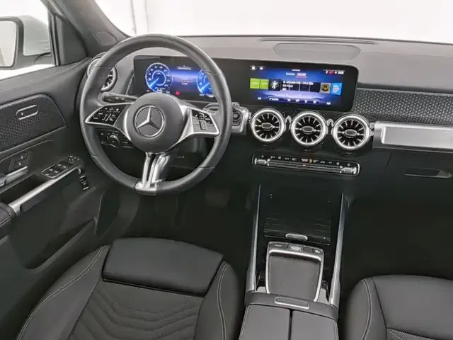 Mercedes-Benz EQB 300