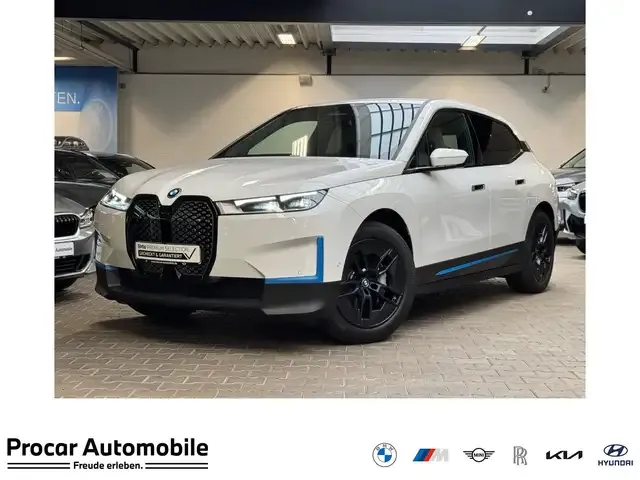 BMW iX