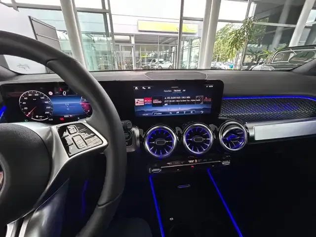 Mercedes-Benz GLB 200