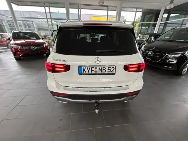 Mercedes-Benz GLB 200