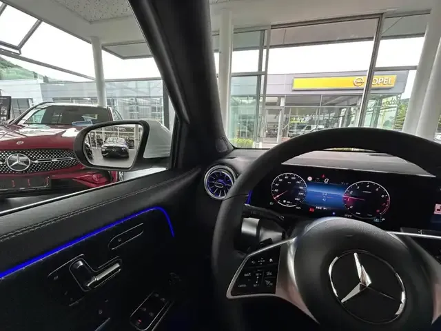 Mercedes-Benz GLB 200