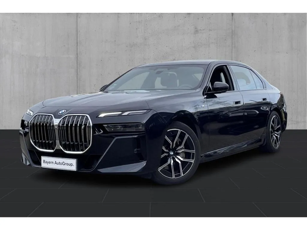 BMW i7