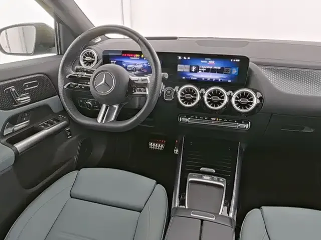 Mercedes-Benz EQA 300