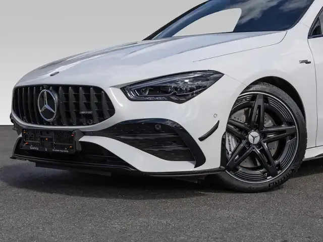 Mercedes-Benz CLA 35 AMG