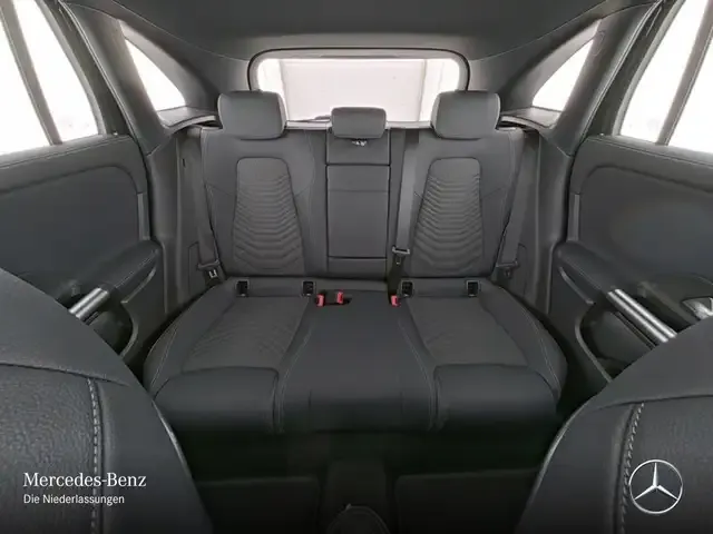 Mercedes-Benz EQA 300
