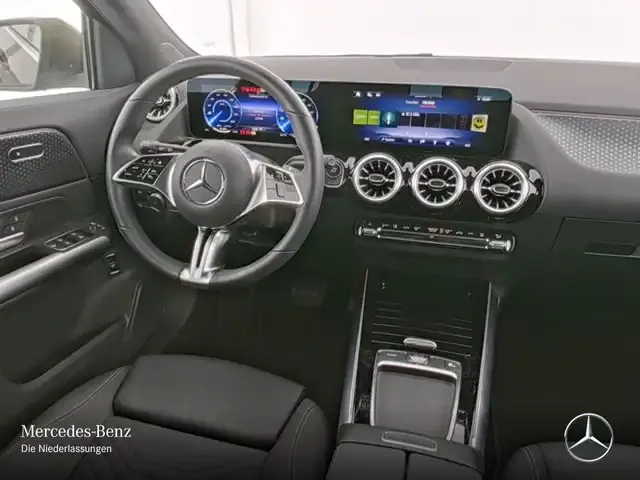 Mercedes-Benz EQA 300