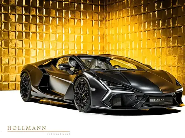 Lamborghini Revuelto