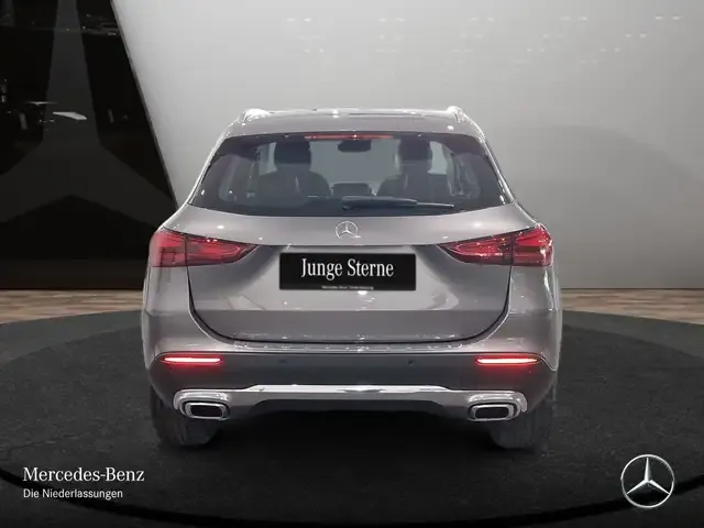 Mercedes-Benz GLA 180