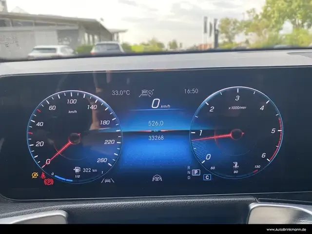 Mercedes-Benz GLB 220