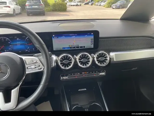 Mercedes-Benz GLB 220