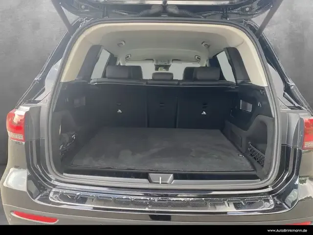 Mercedes-Benz GLB 220