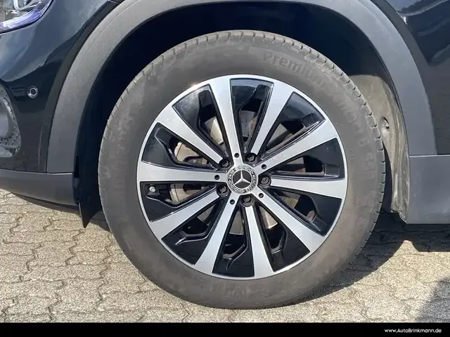 Mercedes-Benz GLB 220