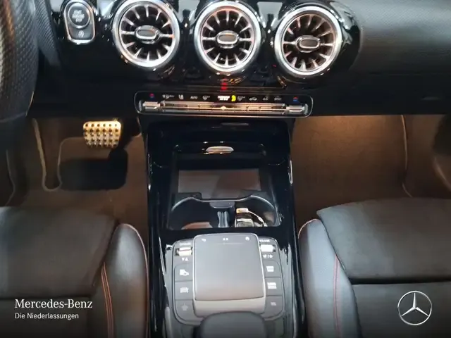 Mercedes-Benz A 35 AMG