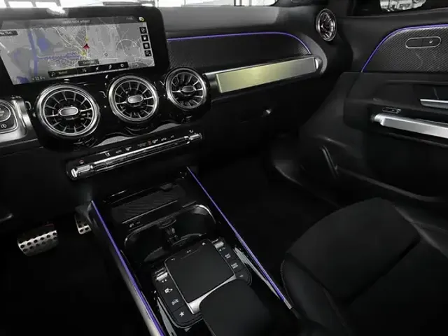 Mercedes-Benz GLB 200