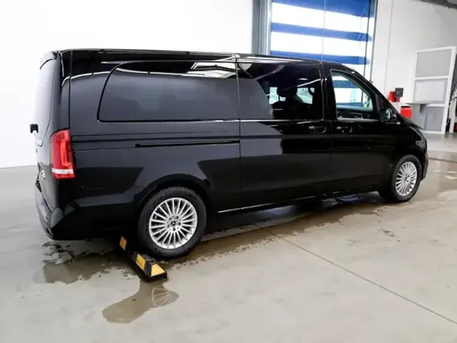 Mercedes-Benz EQV 300