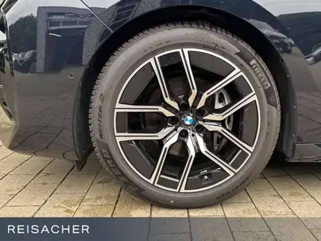 BMW 740