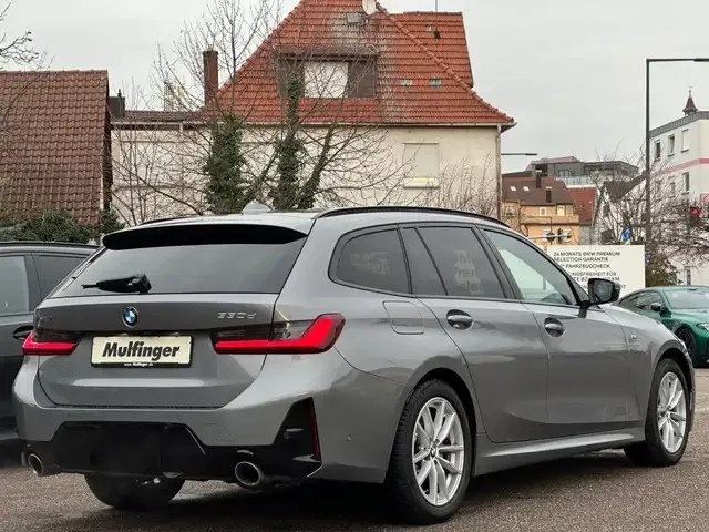 BMW 330