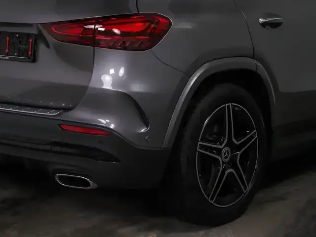 Mercedes-Benz GLA 180
