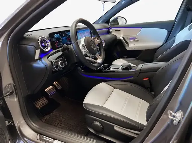 Mercedes-Benz A 220