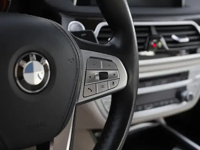 BMW 730