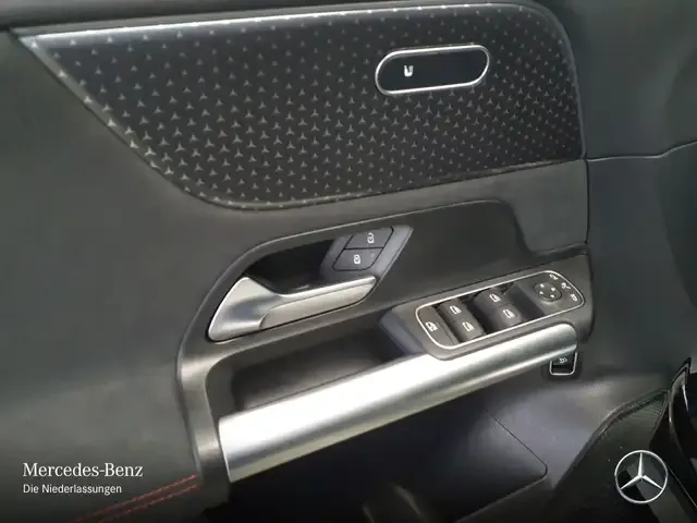 Mercedes-Benz EQA 300