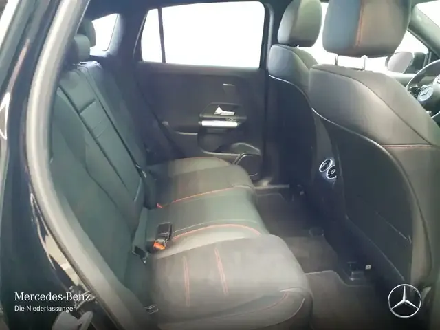 Mercedes-Benz EQA 300